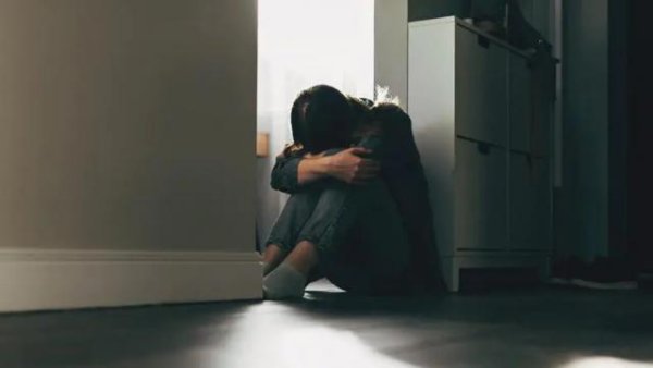 配资炒股配资平台 艺人集体破防的抑郁叙事，观众买了谁的单？